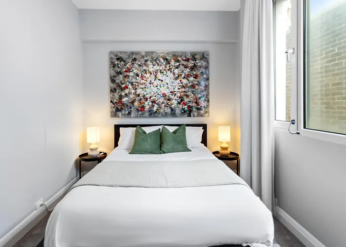 Potts Point L 2 Bedroom Stylish Retreat