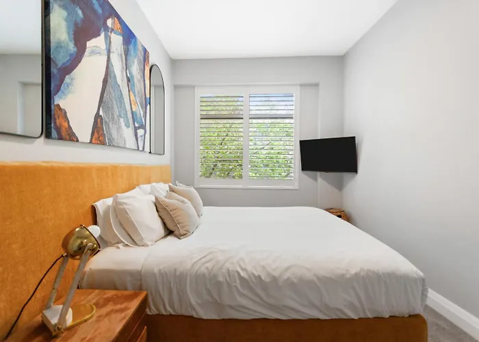 Potts Point L 2 Bedroom Stylish Retreat